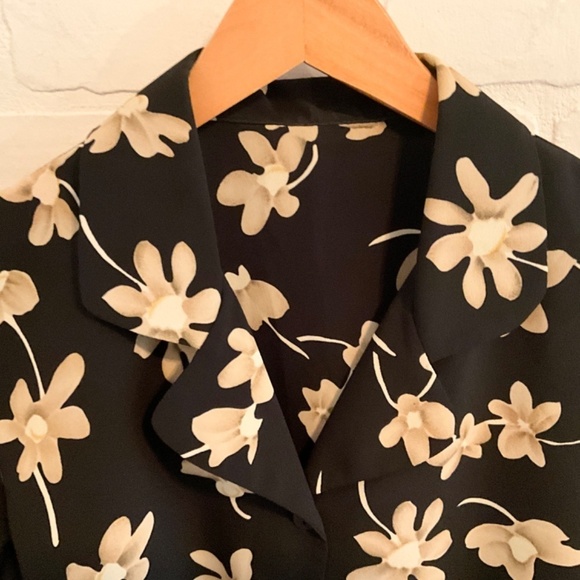 Vintage Women’s Button down shirt Dark Floral Magnolias Black Cream M - Picture 3 of 9